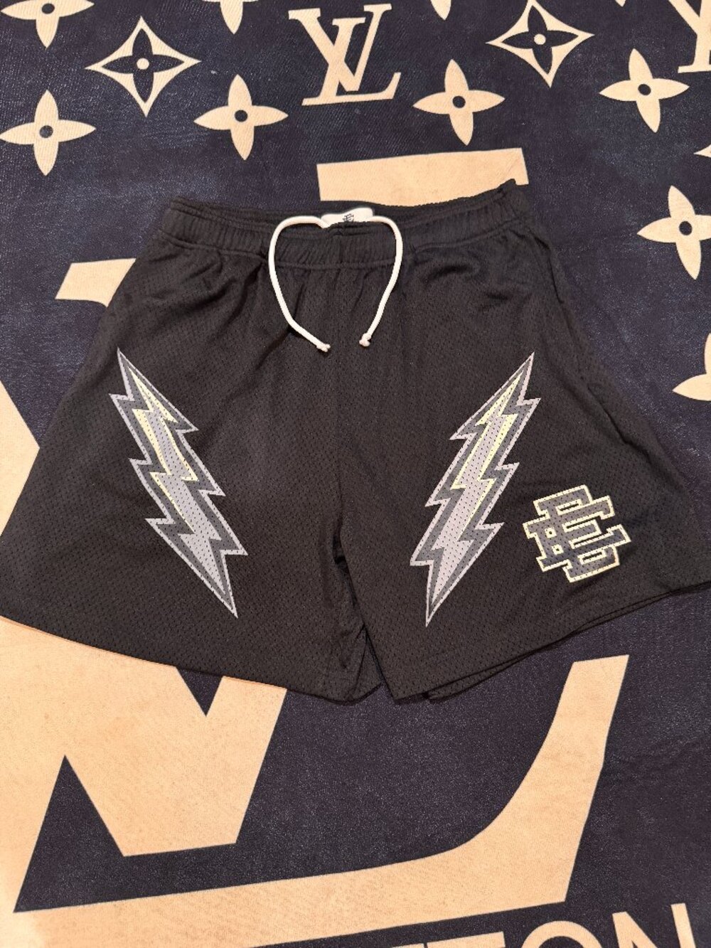 Black Lightning Bolt Graphic Mesh Shorts - Size L